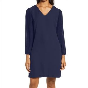 NWT Long Sleeve V-Neck Shift Dress
Sam Edelman